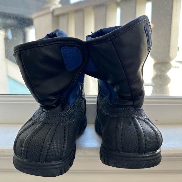 The Children’s Place Snowboots Toddler size 5 - Picture 2 of 7